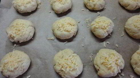 сырные сконы с супом из брокколи