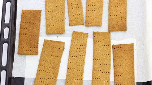 тонкие ржаные хлебцы с отрубями и льняной мукой