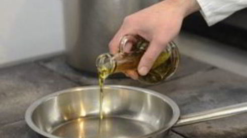 жареный хлеб с чесноком