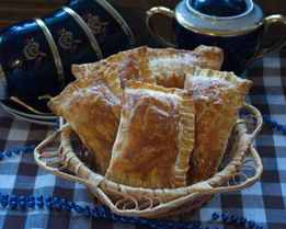 Конвертики из слоеного теста