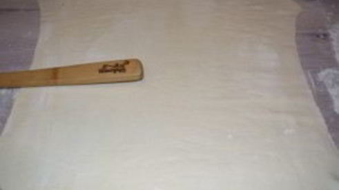 конвертики из слоеного теста