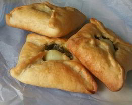 Конвертики с перепелиным яйцом и зеленью