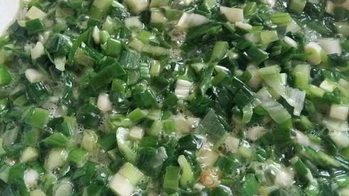 конвертики с перепелиным яйцом и зеленью