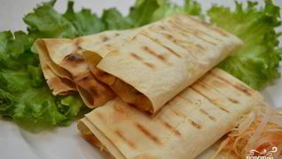 Конвертики из лаваша с курицей