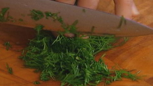 лаваш с копченой скумбрией, огурцом и хреном