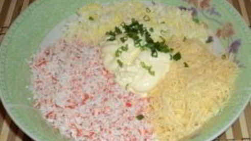 лаваш с крабовыми палочками и чесноком