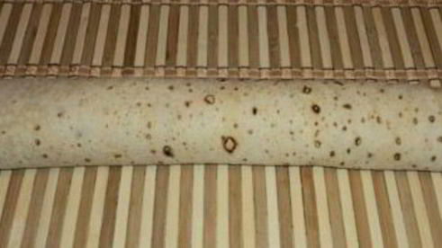 лаваш с крабовыми палочками и чесноком