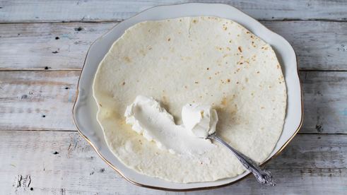 лаваш с красной рыбой и творожным сыром