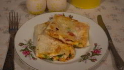 лаваш с начинкой, жаренный на сковороде