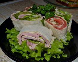 Рулеты из лаваша с сыром, ветчиной и рыбой