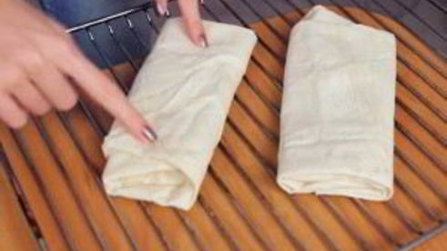 жареный лаваш с сыром и помидорами