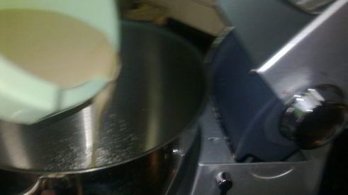 фокачча чесночная с чесночным соусом