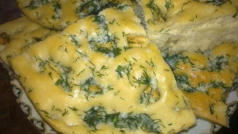 фокачча чесночная с чесночным соусом