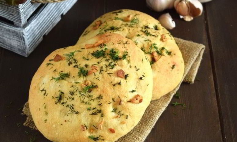 Рецепт фокаччи с чесноком