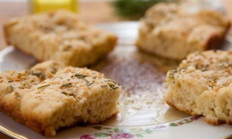Рецепт фокаччи с каменной солью и розмарином