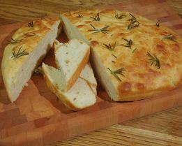 Фокачча с медом и розмарином