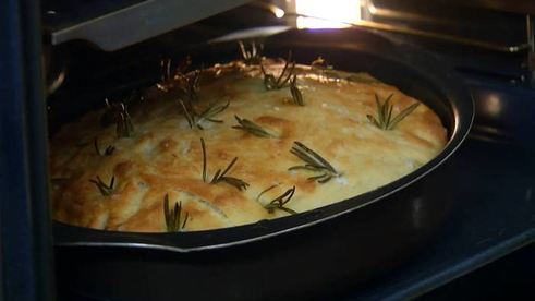 фокачча с медом и розмарином