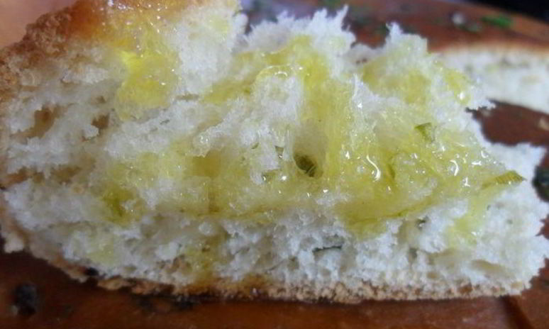 Рецепт фокаччи с зеленью и чесноком