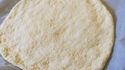 картофельная фокачча с томатами и чесноком