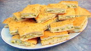 Классическая итальянская фокачча с твердым сыром и творогом