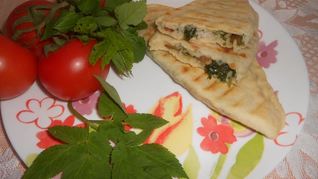 Лепешки со снытью, рисом и изюмом