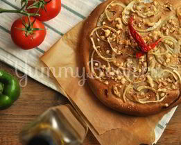 Луковая фокачча с сыром