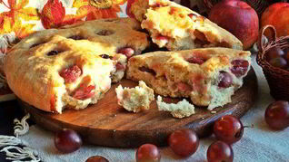 Осенняя фокачча с виноградом и сыром