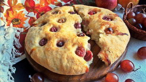 осенняя фокачча с виноградом и сыром