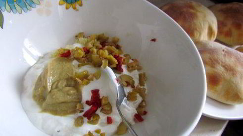 пита с куриной печенью и сметанно-горчичным соусом