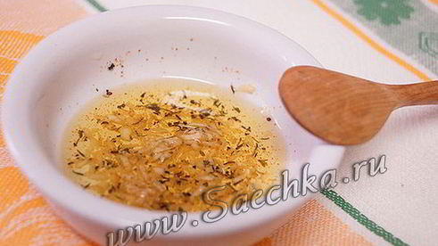 сырная фокачча с чесноком и травами