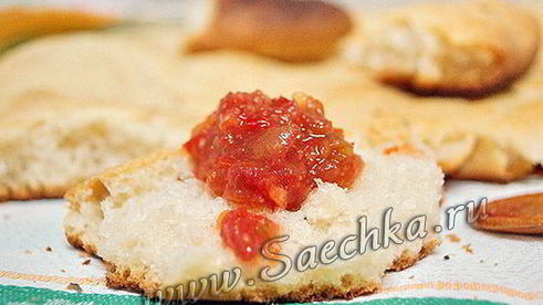 сырная фокачча с чесноком и травами