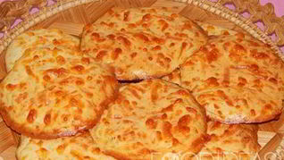 Сырные лепешки в духовке