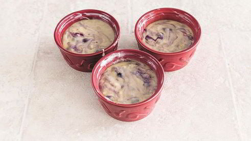 банановые маффины с черной смородиной