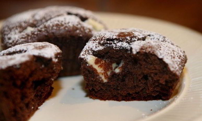 Рецепт кофейных маффинов с черным и белым шоколадом