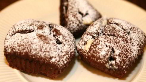 кофейные маффины с черным и белым шоколадом