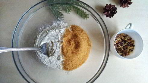 маффины с ананасами и грецкими орехами