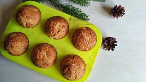 маффины с ананасами и грецкими орехами
