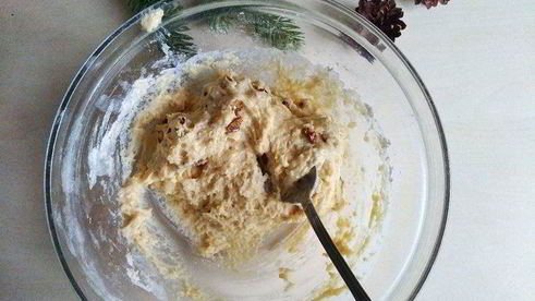 маффины с ананасами и грецкими орехами