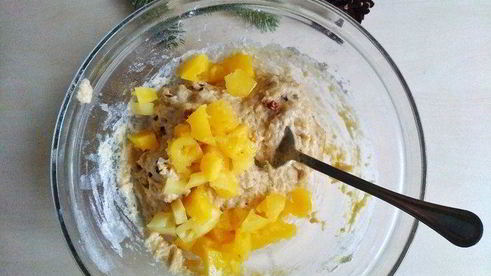 маффины с ананасами и грецкими орехами