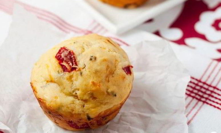 Рецепт маффинов с болгарским перцем и сыром чеддер