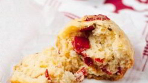 маффины с болгарским перцем и сыром чеддер