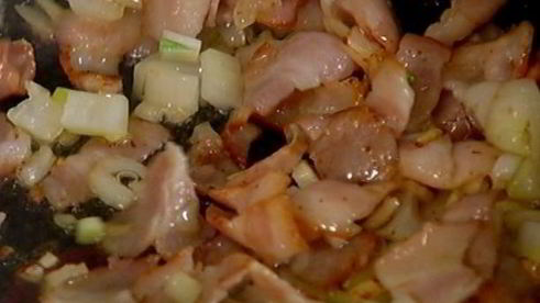 маффины с хрустящим беконом и луком