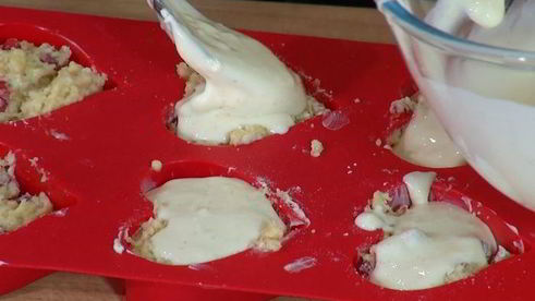 маффины с красной смородиной