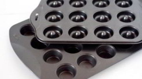 маффины с посыпкой и ванильной глазурью