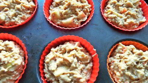 овсяные маффины с арахисом и яблоками