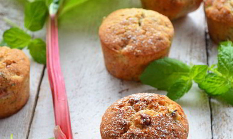 Рецепт ревенных маффинов с мятой и миндалем