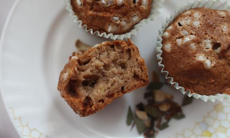 Рецепт ржаных маффинов с яблоком, кешью и кориандром