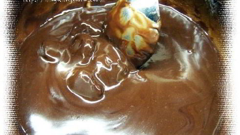 шоколадные маффины с орехами и клюквой