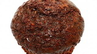 Шоколадные маффины с шерри в лимонной глазури