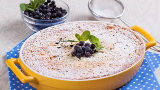 Манник с черной смородиной